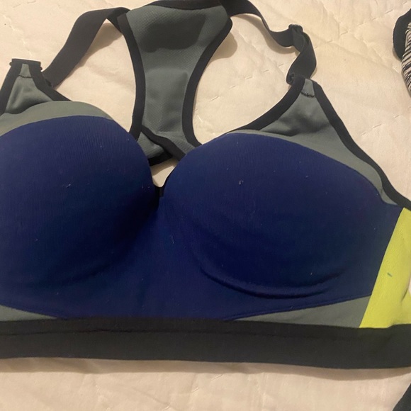 VS sports bra - Picture 6 of 7